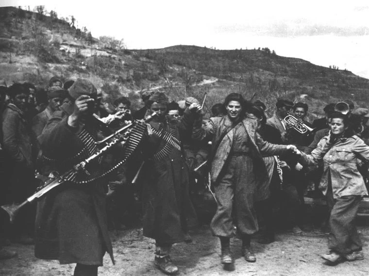 Απίστευτο θράσος και πρόκληση ΚΚΕ: Το σύνθημα «η Μακεδονία είναι μόνο ελληνική» ανοίγει τον ασκό του Αιόλου! Ακραίοι όσοι κατεβαίνουν στα συλλαλητήρια